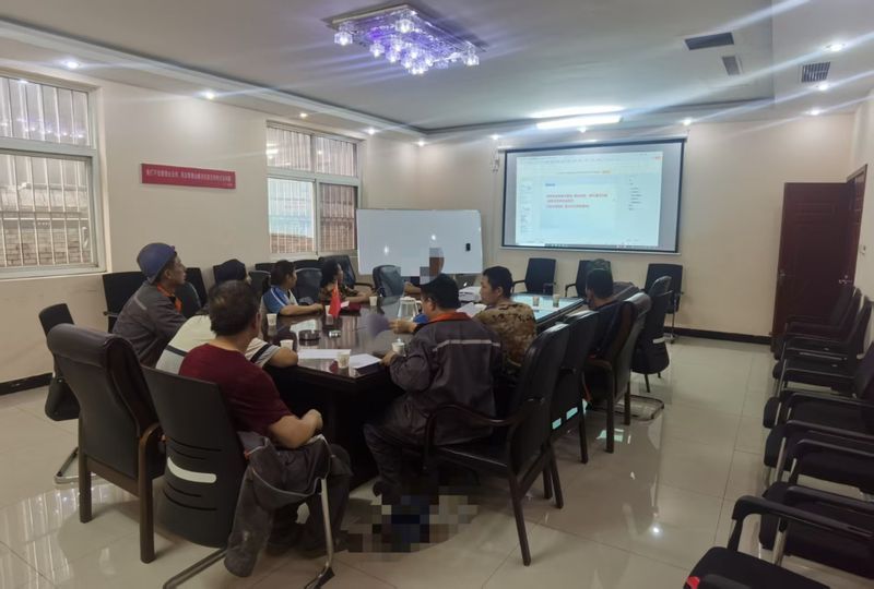 不斷創新、持續(xù)改進，2025年6月22日公司組織部分員工開展“手工電弧焊”研討會